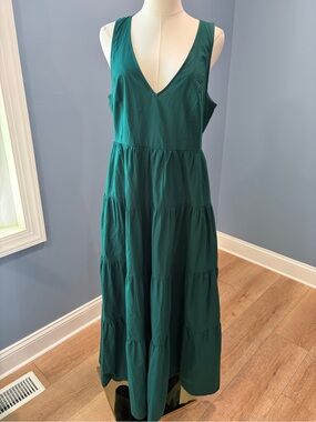 Universal Thread Green Tiered Maxi Dress Medium Sleeveless Pockets